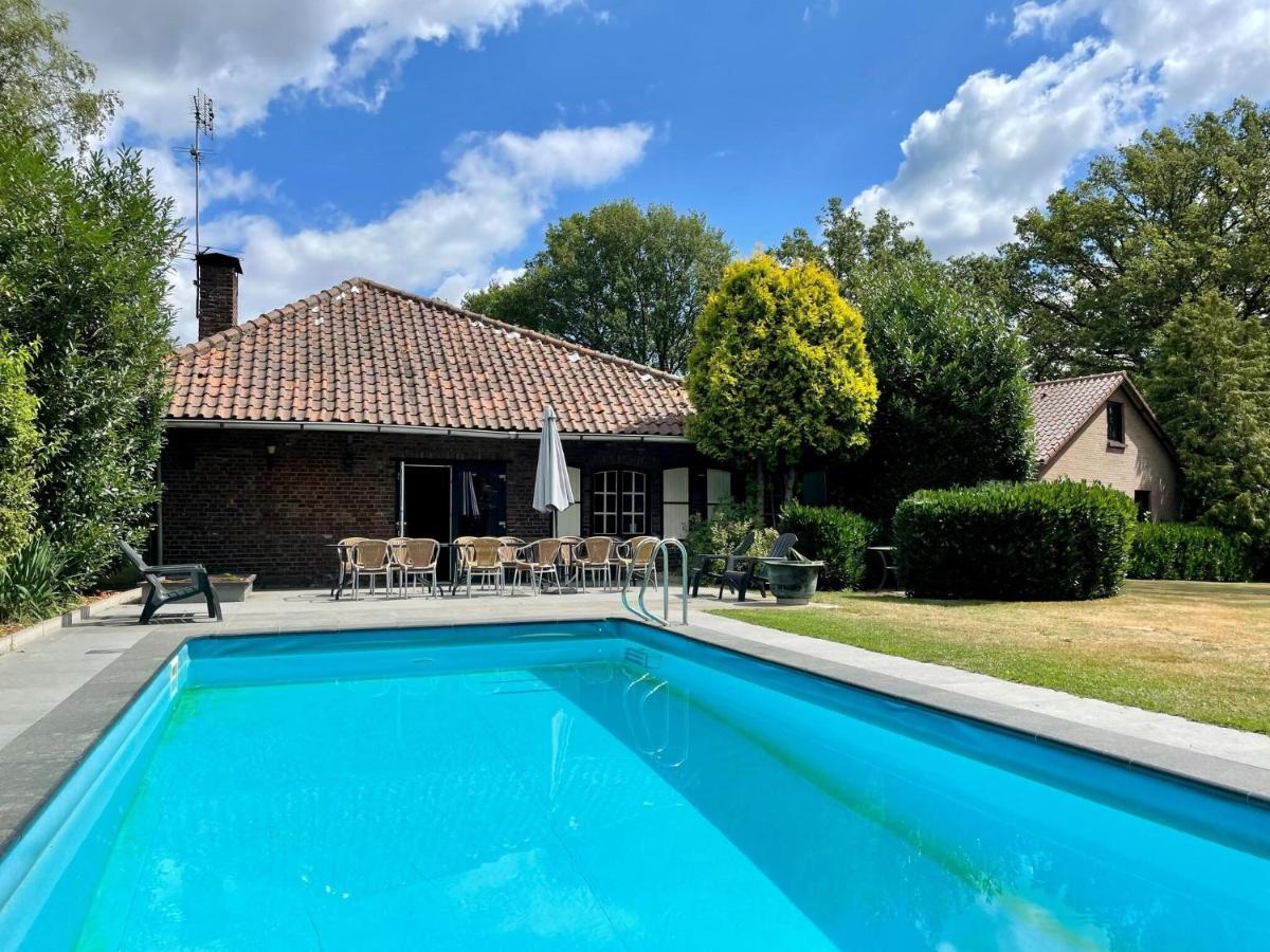 Magnificent Farmhouse In Sint Joost Eksteriør bilde